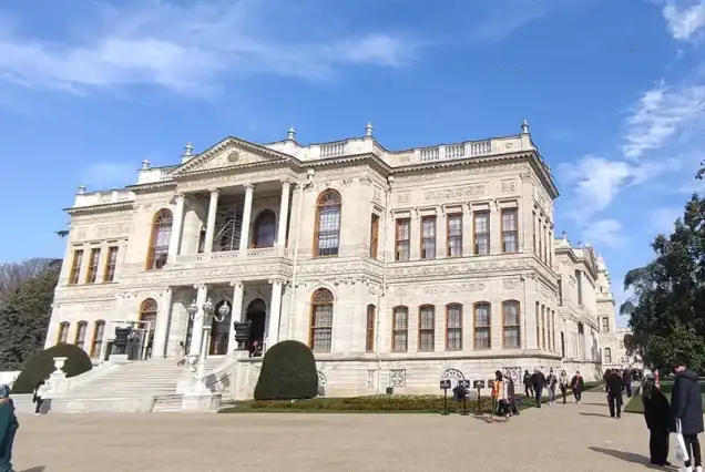 Private guided Dolmabahce Palace Tour With Bosphorus Cruise