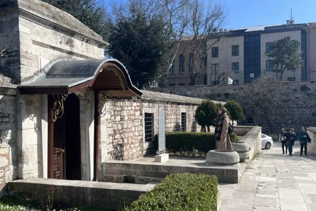Suleymaniye Complex grounds and pathway