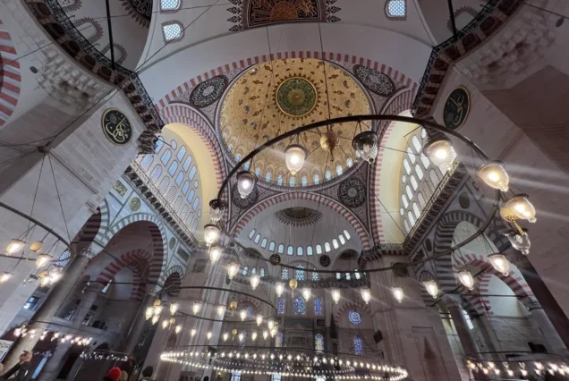 Suleymaniye Mosque dome and chandelier ring