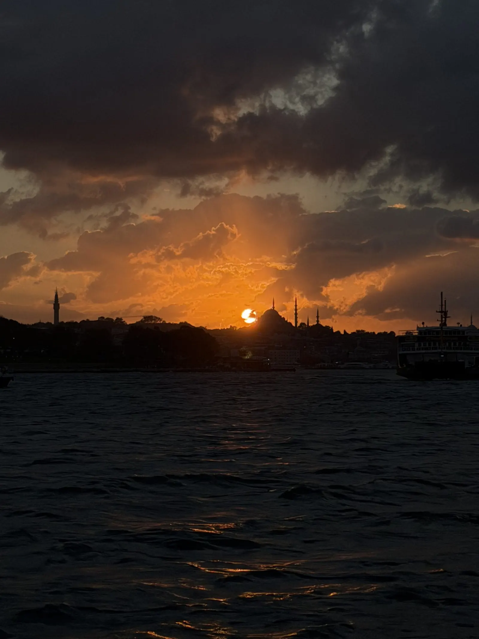 Different Bosphorus cruise options — short, mid-length, full-day